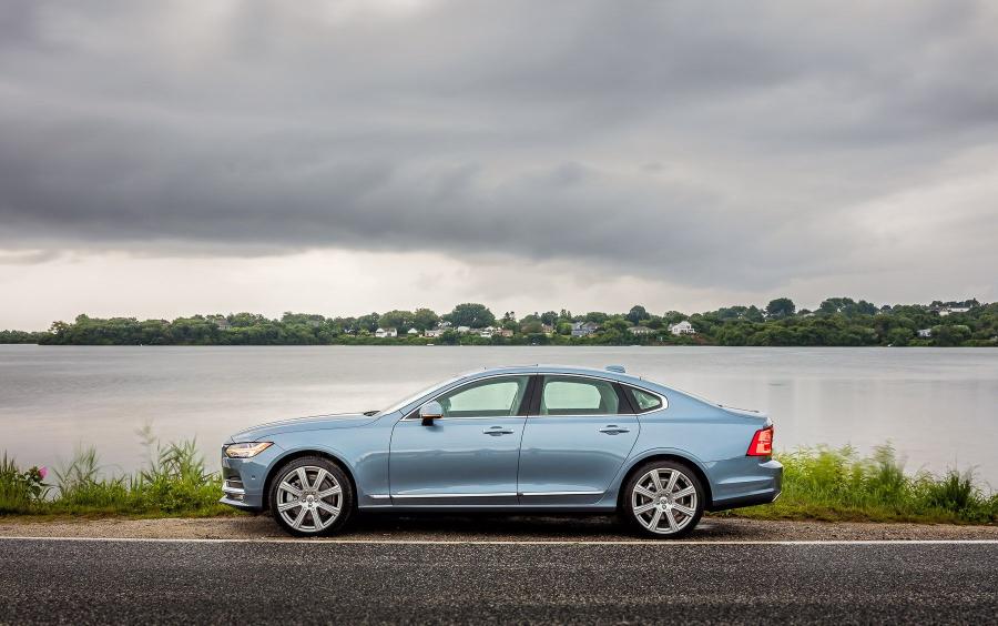  Volvo S90 T6 Inscription 2016 года  (NA) (фото 7 из 11)